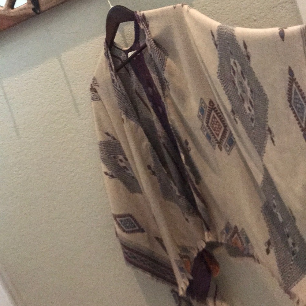 Aztec Shawl - Picture 3 of 4